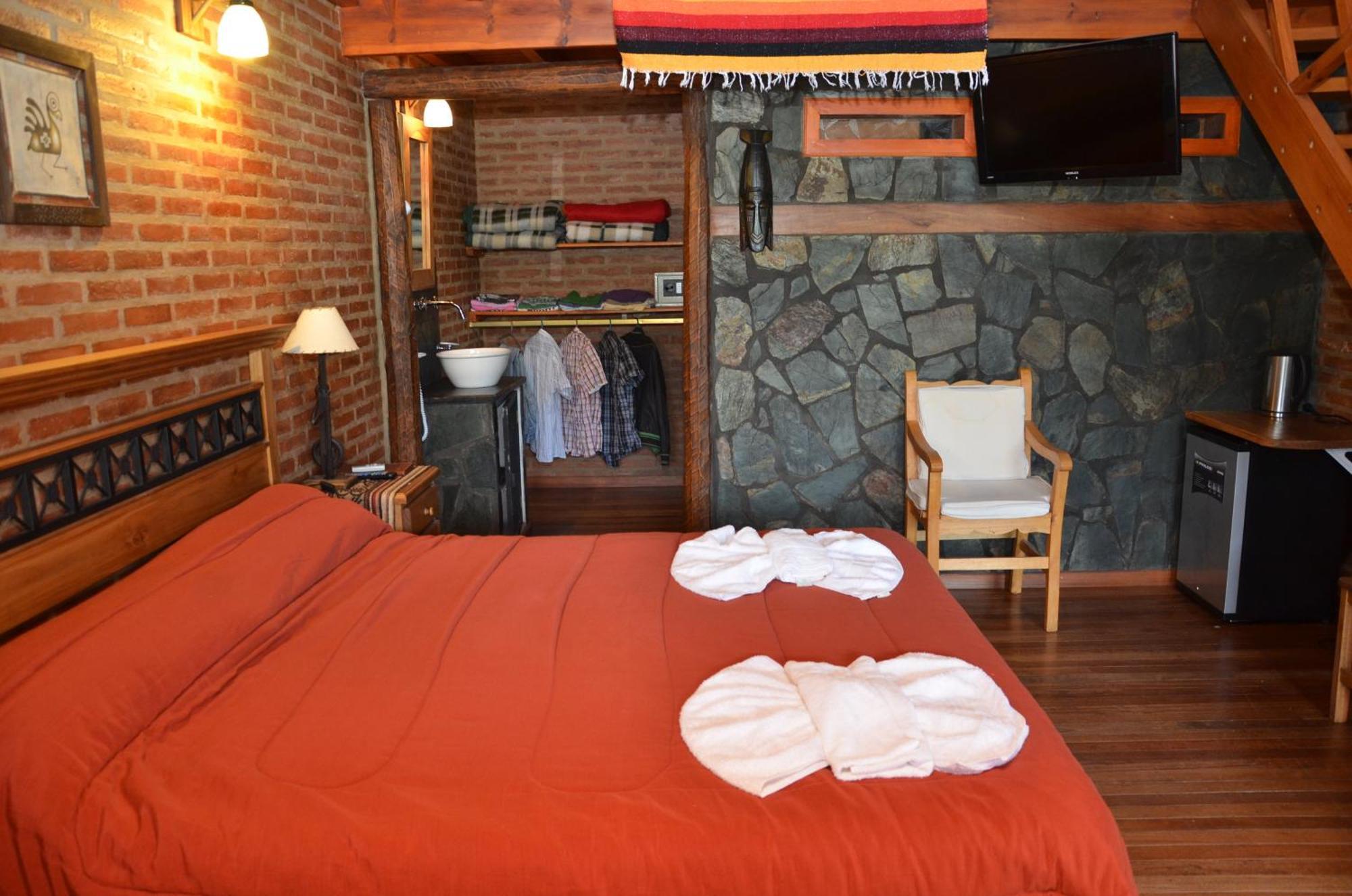 Lauquen Pilmaiquen Y Spa Villa de Merlo Ngoại thất bức ảnh