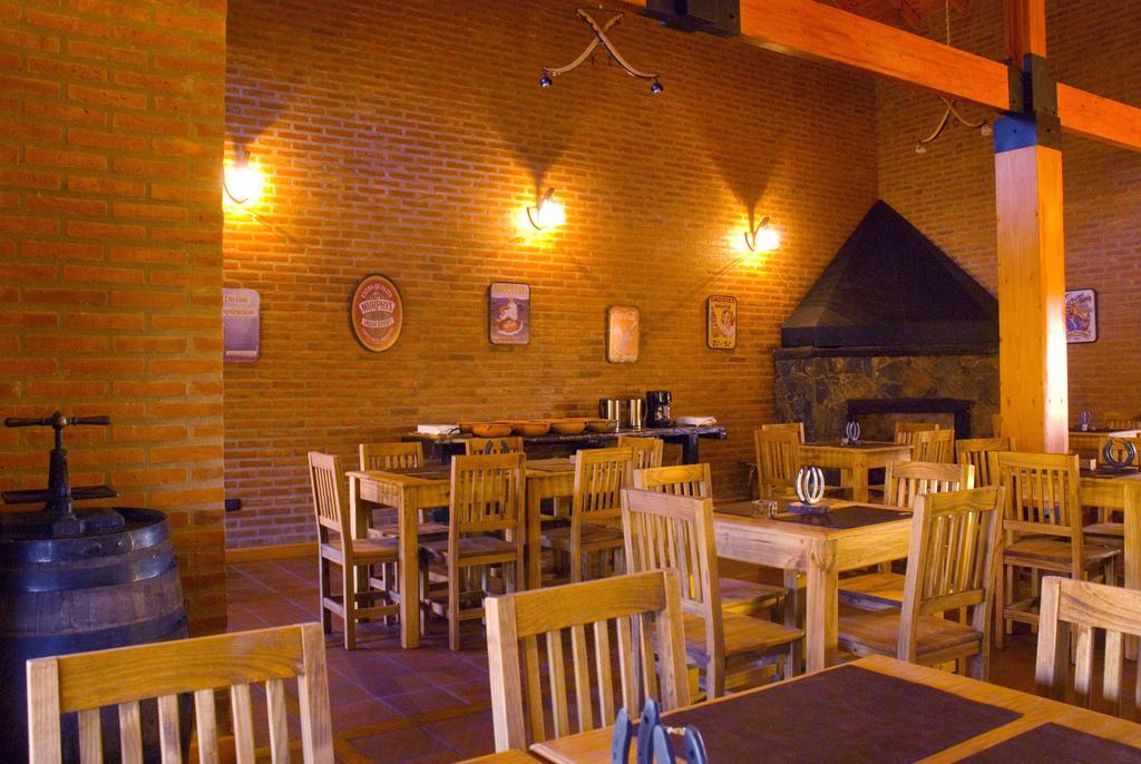 Lauquen Pilmaiquen Y Spa Villa de Merlo Ngoại thất bức ảnh