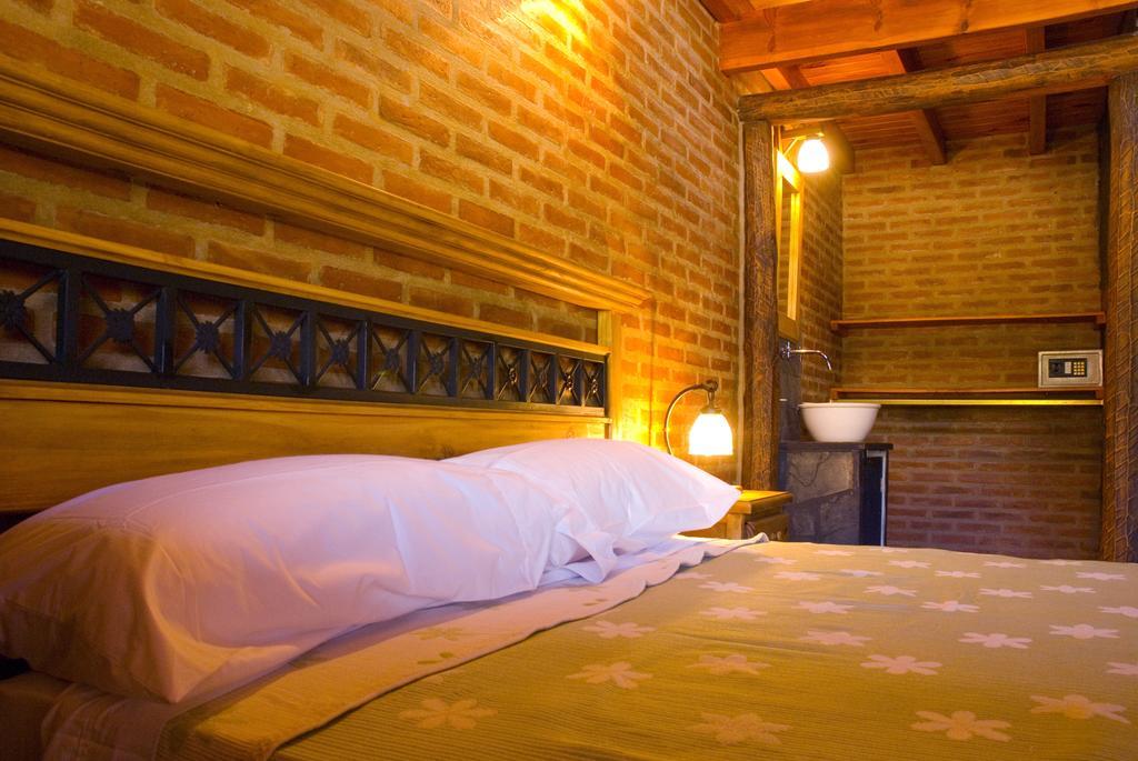 Lauquen Pilmaiquen Y Spa Villa de Merlo Ngoại thất bức ảnh